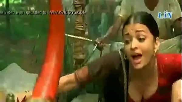 Bollywood Actress Aishwaria Rai Huge Boobs Deep Cleavage Xnxx Com