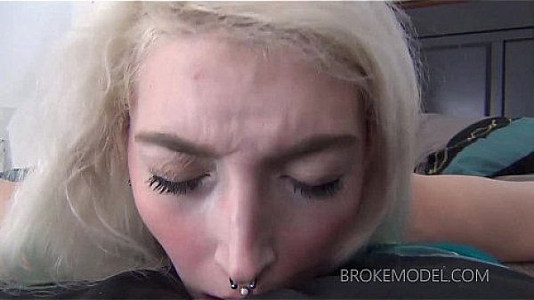 Kinky Emo Girl Gets Her Pussy Filled Up With Cum