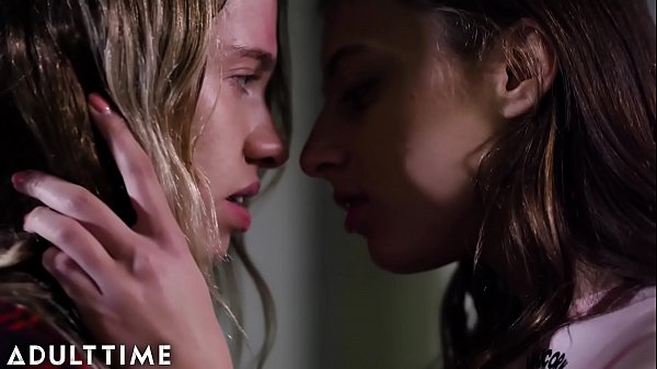 She Just Came Out Connects With Lesbian Babe At Party