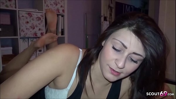 Deutsche Amateurin July Johnson Laesst Sich Mehrfach Vom Nachbarn Ohne Kondom Ficken German Teen