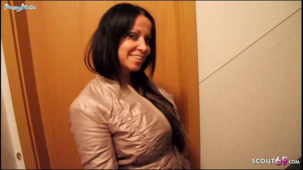 Deutsche Mutti Katie Pears Treibt Es Mit Dem Jungen Typen Von Nebenan Wenn Seine Eltern Arbeiten Sind German Milf
