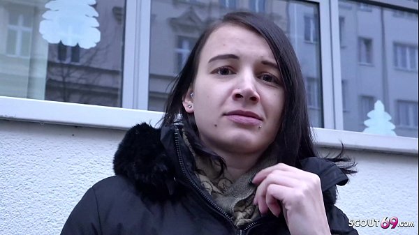 German Scout Junge Schlanke Maus Nyla Bei Strassen Casting Fur Geld Gevogelt