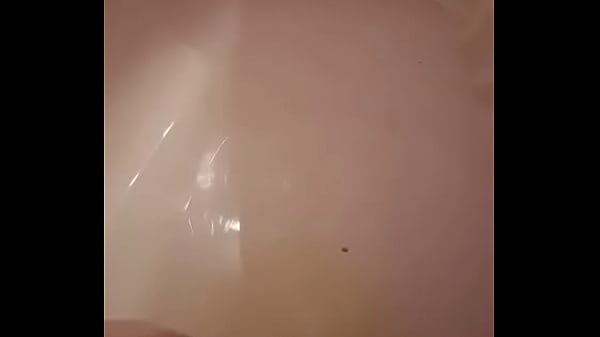 French Wommen Piss In Bathroom