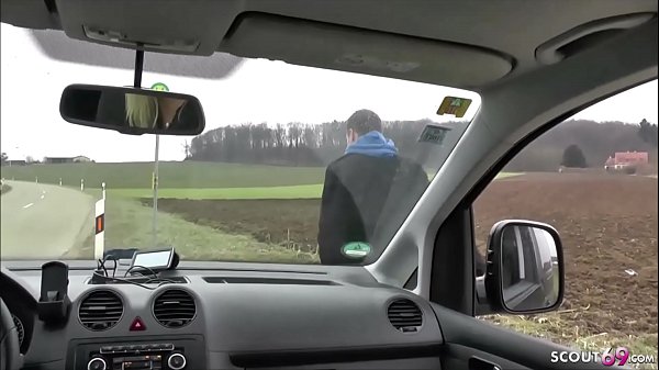 German Milf Mutti Nimmt Jungen Tramper Auf Weg Nach Hause Mit Und Fickt Ihn Auf Der Landstrasse