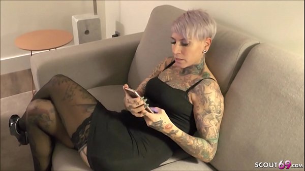German Mom Tatto Goth Milf Aus Berlin Von 2 Fluechtlingen Gefickt