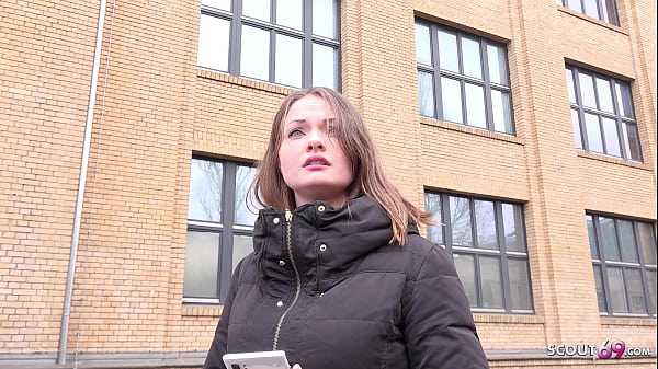 German Scout Weibliche Naturliche Studentin Leckt Sein Arschloch Beim Model Job