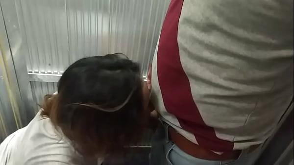 Mamadas En El Bano