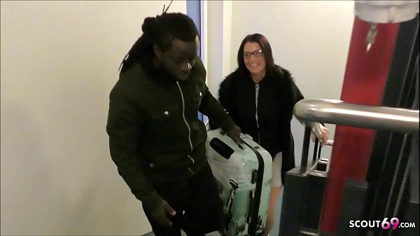 Milf Geht Fremd Und Fickt Mit Farbigen Lover Mit Mega Schwanz Heimlich Im Hotel German Wife