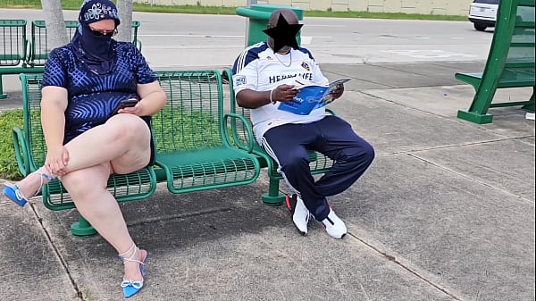 Woman Spread Big Pussy Lips Wide Open And Pissed Outdoor For Stranger