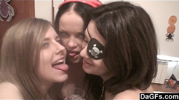 Dagfs Threesome Lesbians Party